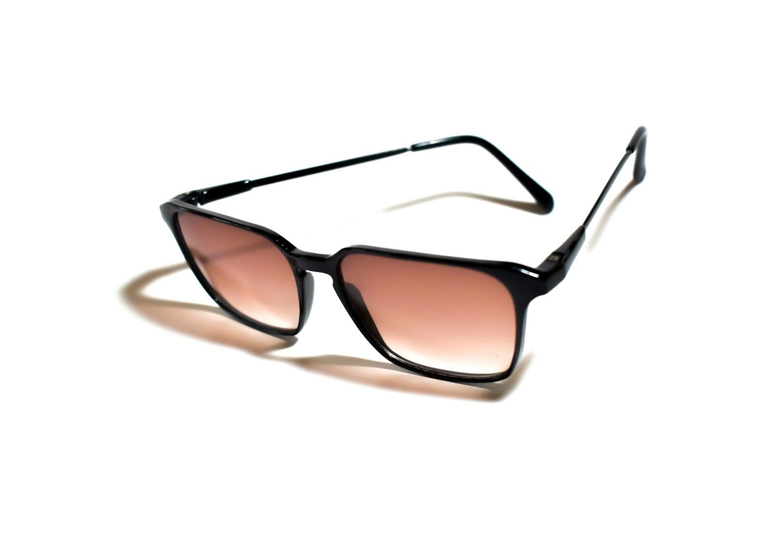 Layl rectangular sunglasses in gloss black with brown gradient lenses